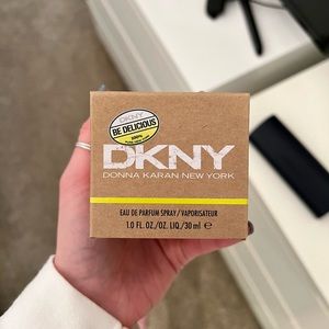 BRAND NEW DKNY Be Delicious perfume